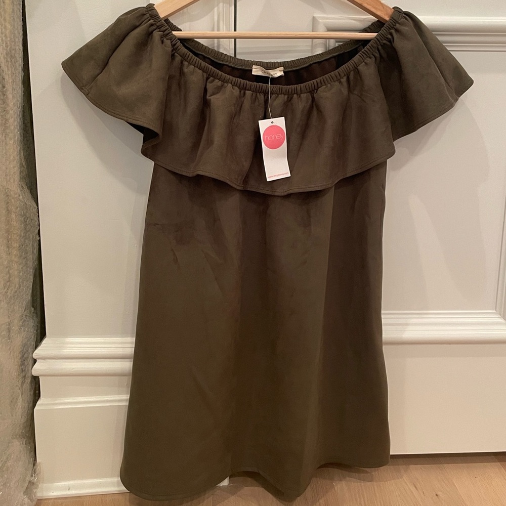 NWT Chelsea off-the-shoulder Suede Dress